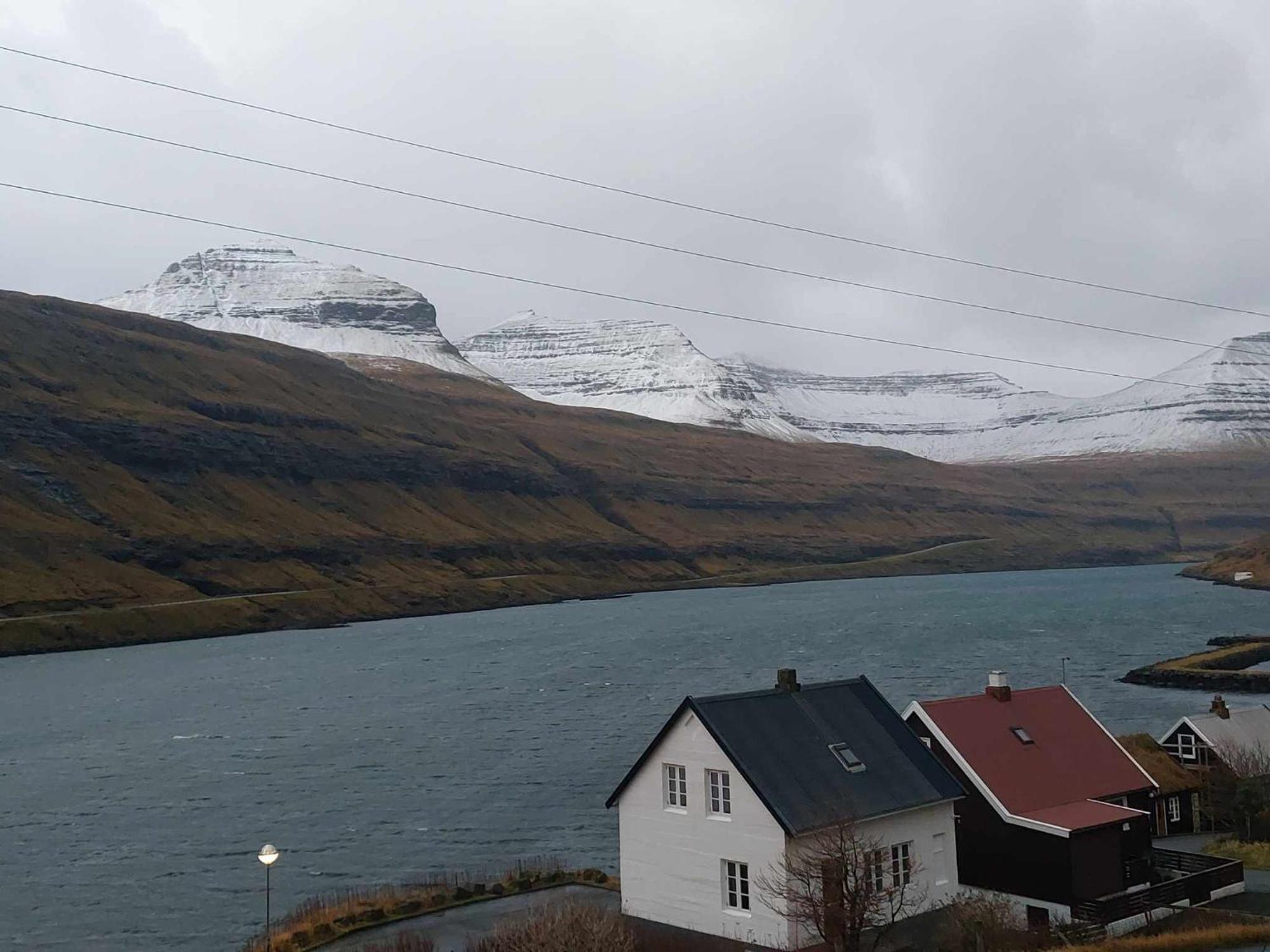 Funningsfjordur Fjord Guesthouse מראה חיצוני תמונה