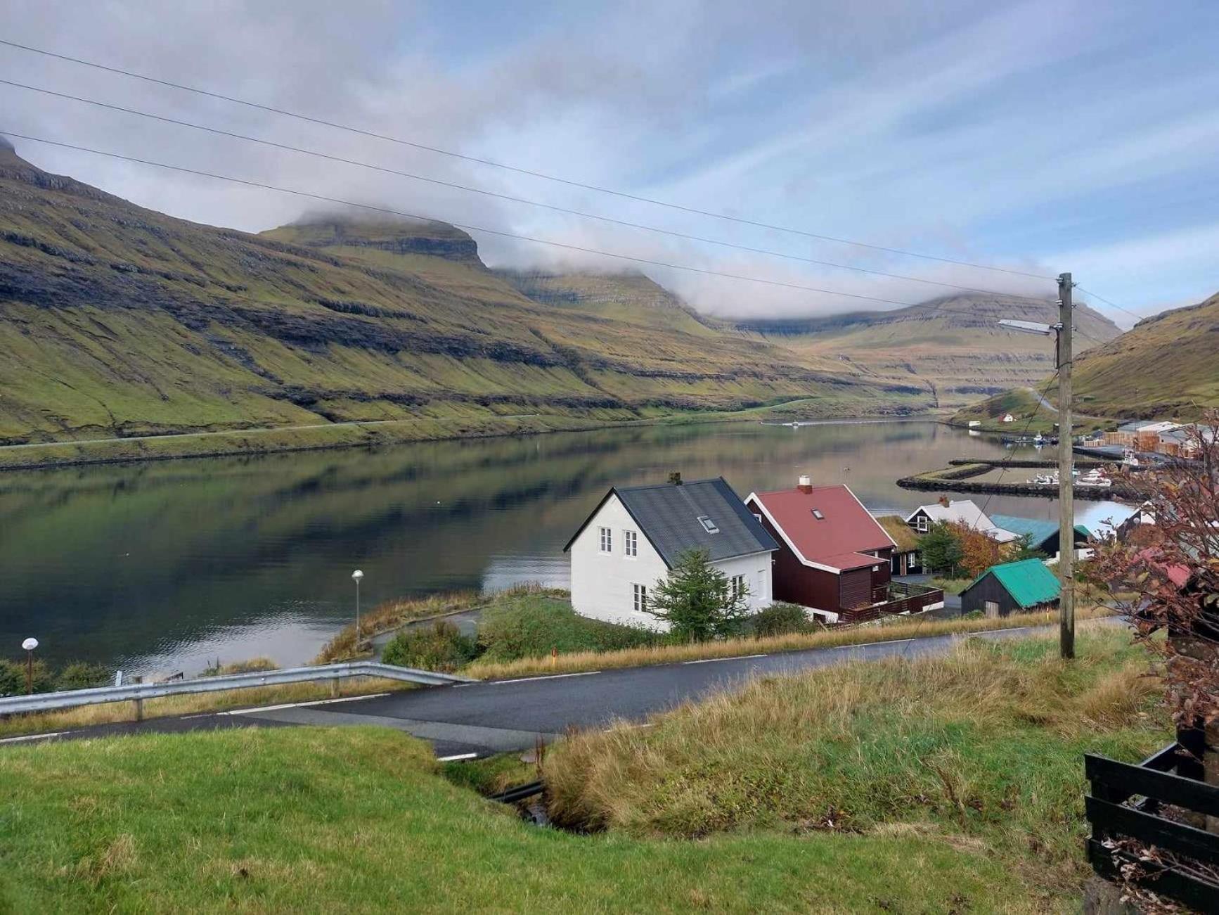 Funningsfjordur Fjord Guesthouse מראה חיצוני תמונה
