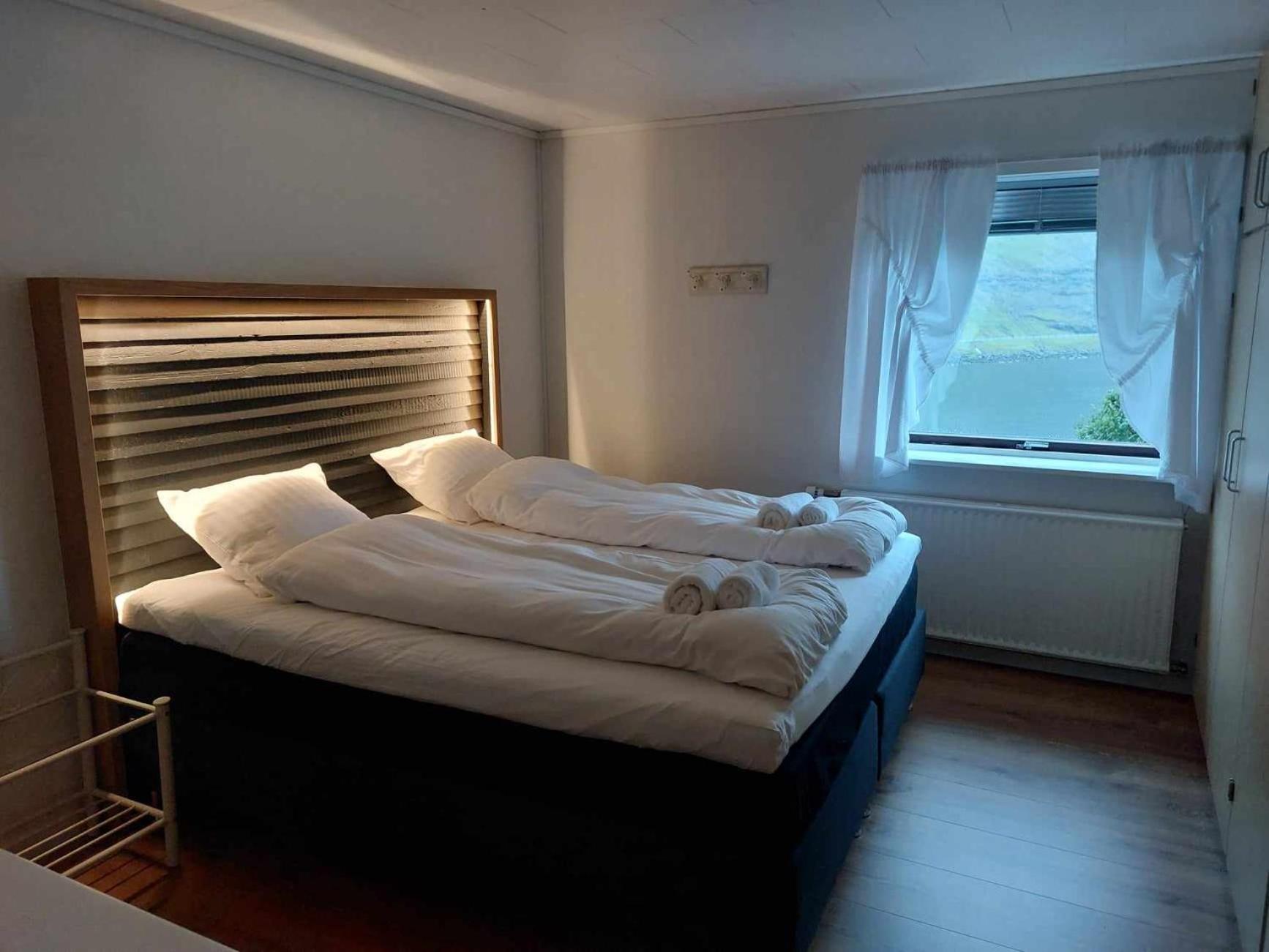 Funningsfjordur Fjord Guesthouse מראה חיצוני תמונה